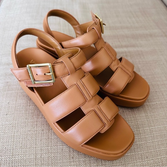 Like New VIONIC DELANO PLATFORM WEDGE SANDAL - Picture 2 of 11